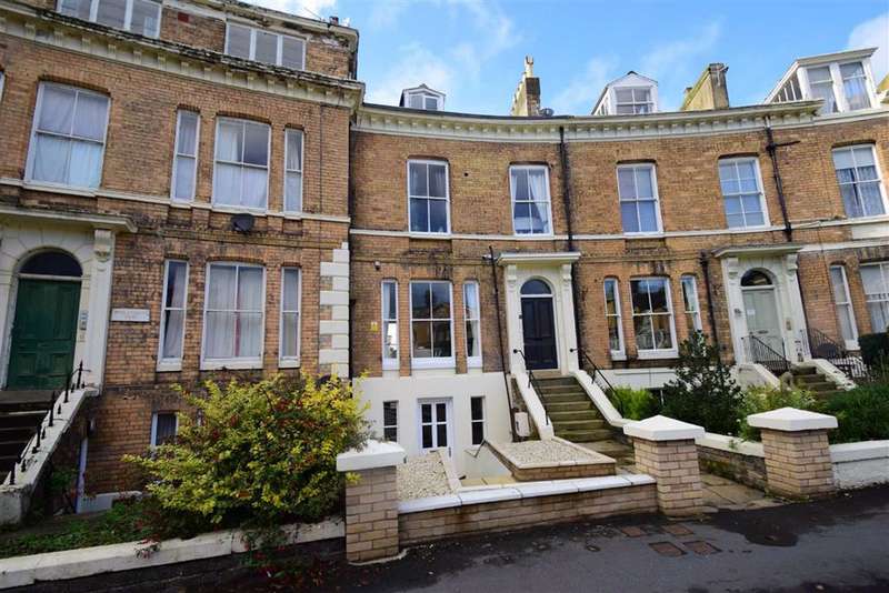 2 Bedroom Flat To Rent In Royal Crescent, Scarborough, North Yorkshire, YO11