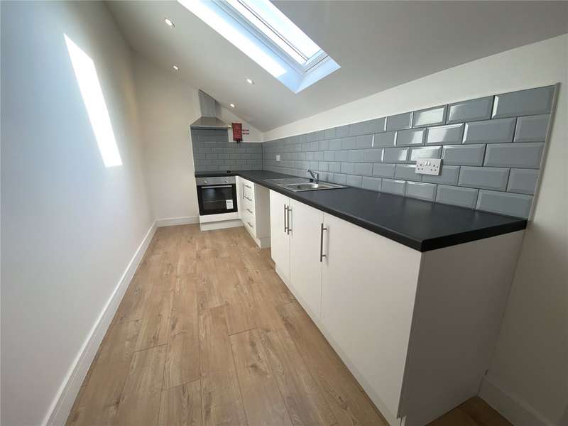 2 Bedroom Flat To Rent In Station Road, Rainham, Kent, ME8