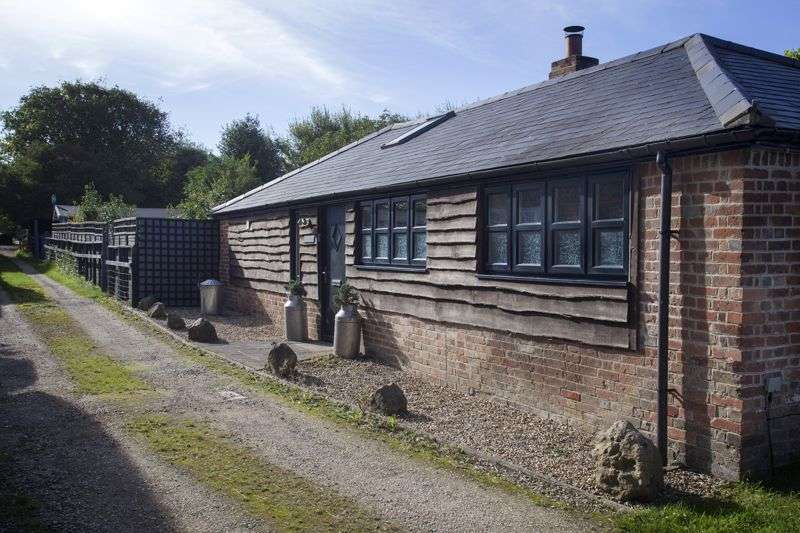 2 Bedroom Property For Sale In Stanton St. Bernard, Marlborough