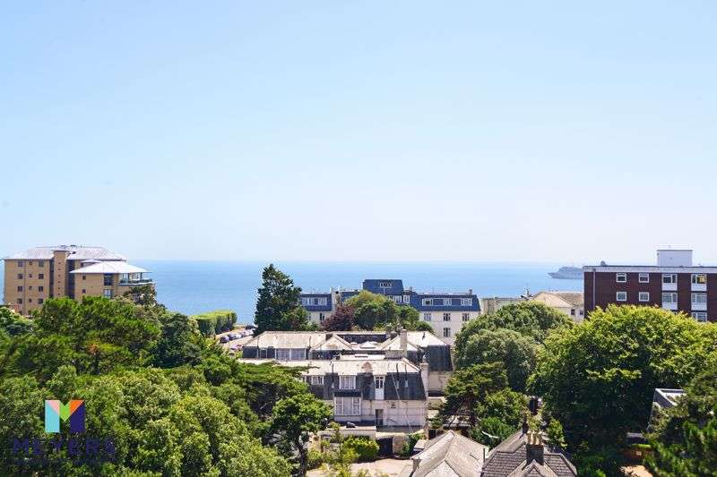 2 Bedroom Property For Sale In Roslin Hall, 6 Manor Road, Bournemouth, BH1