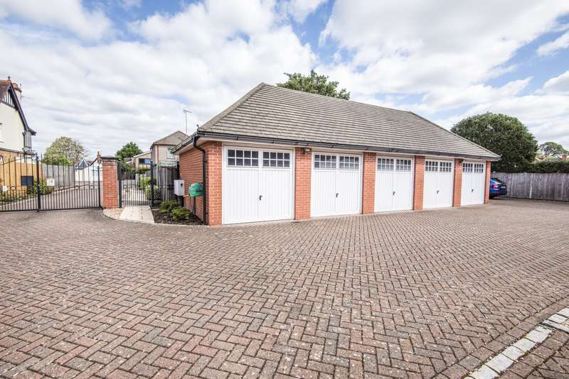 4 Bedroom Town House For Sale In Holly Gate, Addlestone, KT15