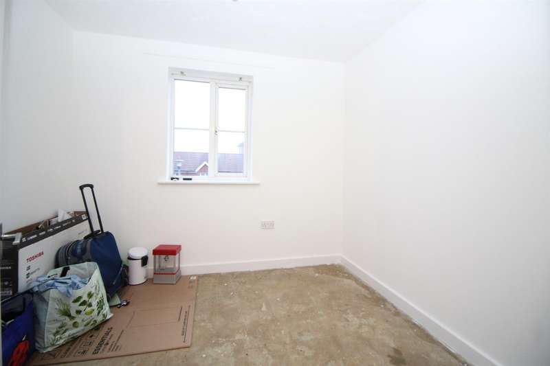 2 Bedroom Flat For Sale In Vancouver Road, Broxbourne, EN10
