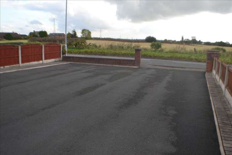 3 Bedroom Semi Detached House For Sale In Green Lane, Burtonwood