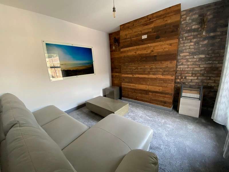 2 Bedroom Flat To Rent In Rockingham Terrace, Neath, Neath Port Talbot. SA11