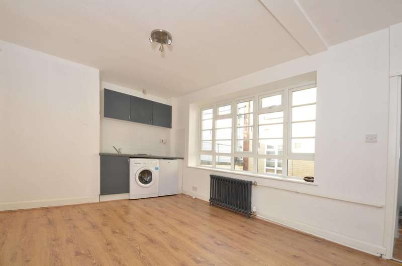 Flat To Rent In High Street, Guildford, GU1
