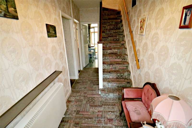 3 Bedroom House For Sale In Datchet Road, Catford, London, SE6