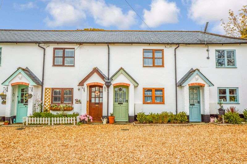 Houses for sale & to rent in SP5 1QQ, Rocheford Close, Winterslow Salisbury