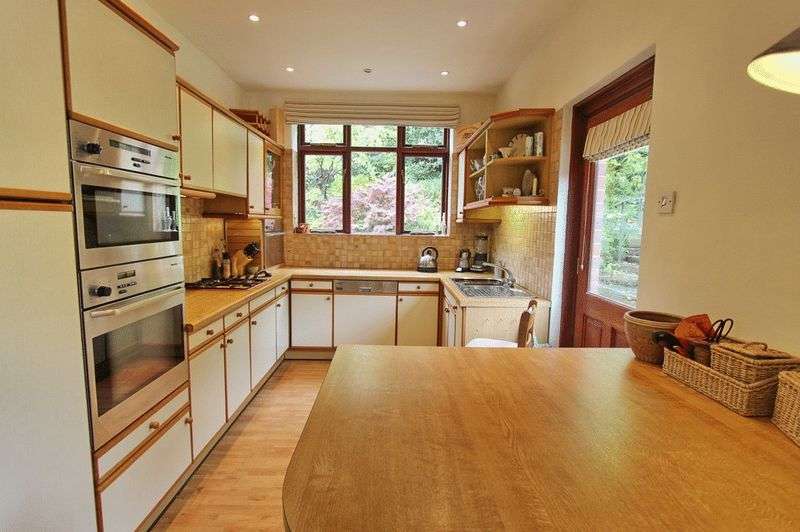 3 Bedroom Home For Sale In Hoe Lane, Nazeing, Waltham Abbey, EN9