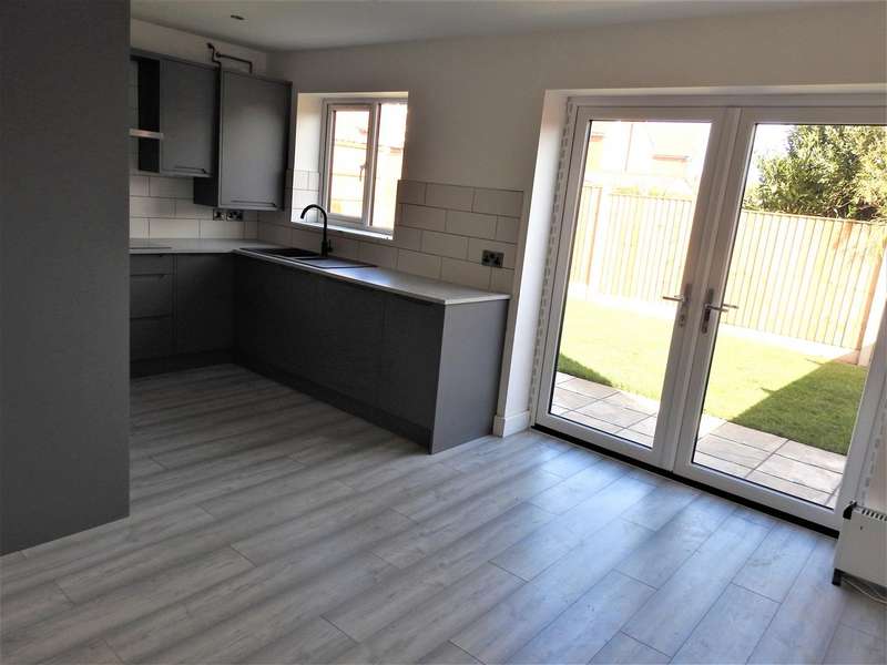 3 Bedroom Detached House For Sale In Ascot Drive, Hucknall, Nottingham