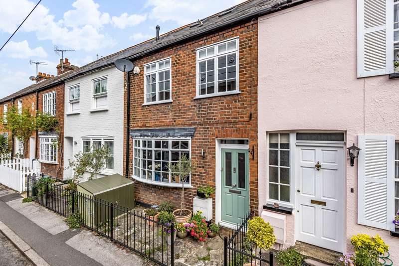 3 Bedroom Terraced For Sale In Station Road, Claygate, KT10