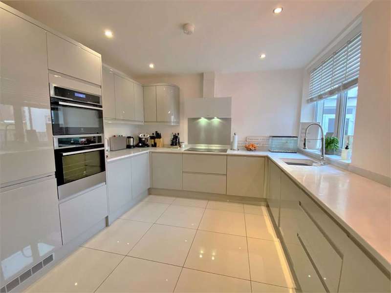 5 Bedroom SemiDetached House For Sale In Cleveland Road, Lytham St