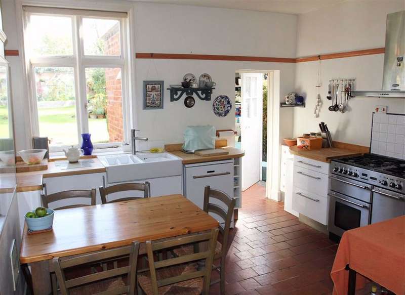 4 Bedroom Semi Detached For Sale In Letchworth Road, Leicester, LE3