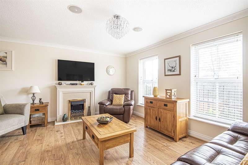 4 Bedroom End Of Terrace House For Sale In Bancroft Chase, Hornchurch, RM12