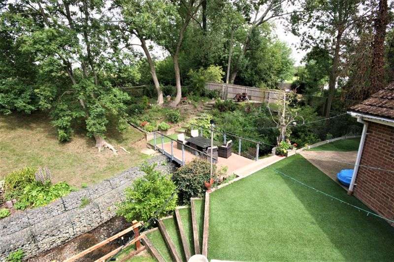 5 Bedroom Property For Sale In Mill Lane, Brockworth, Gloucester, GL3