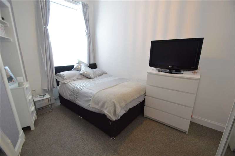 1 Bedroom Apartment Flat For Sale In Low Waters Road, Ground Left