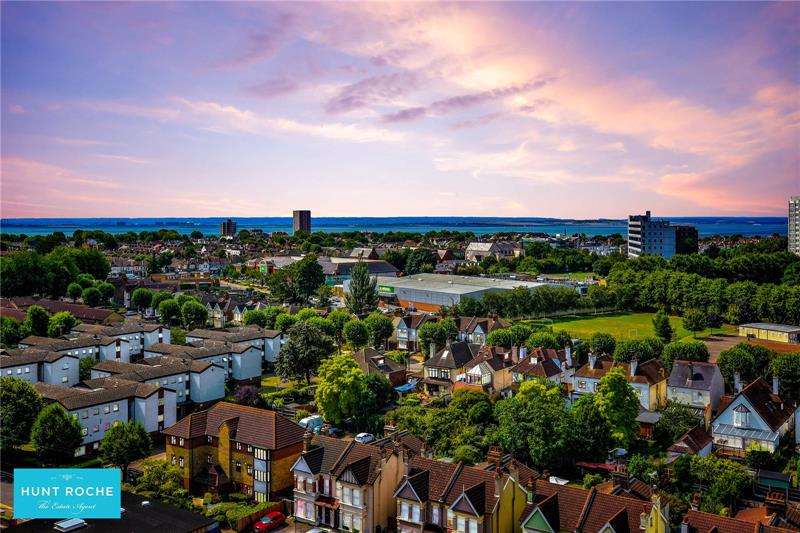 2 Bedroom Penthouse Flat For Sale In Beaumont Court, 6171 Victoria