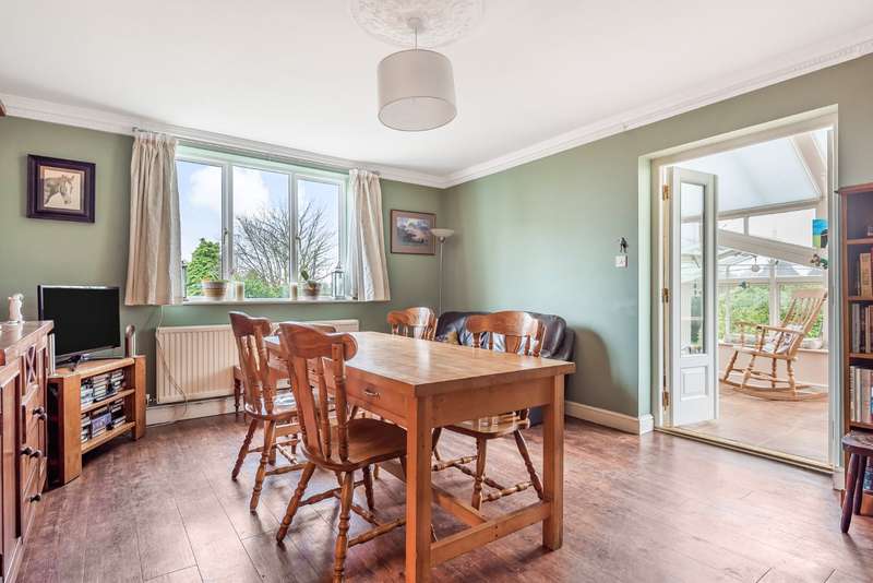 5 Bedroom Detached House For Sale In Shrivenham Road, Highworth