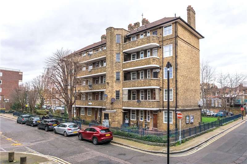 2 Bedroom Flat For Sale In Kinglake Estate, London, SE17
