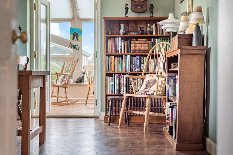 5 Bedroom Detached House For Sale In Shrivenham Road, Highworth