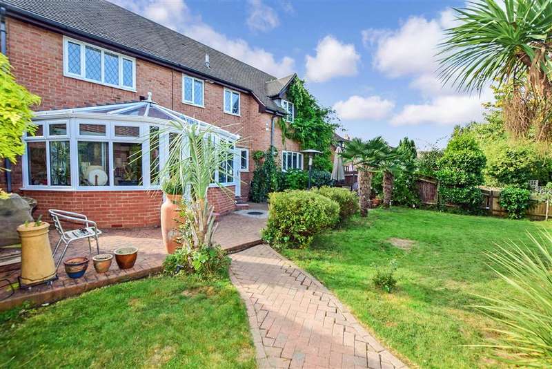 4 Bedroom Detached House For Sale In Waters Edge, , Maidstone, Kent, ME15