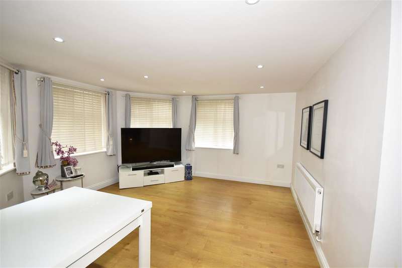 2 Bedroom Apartment Flat To Rent In Forest Road, Loughton, IG10