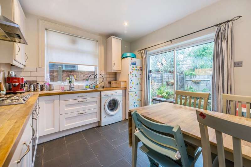 2 Bedroom Flat To Rent In Woodbury Street, London SW17