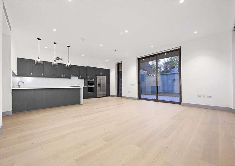 3 Bedroom Flat To Rent In Carlton Road, Ealing, W5