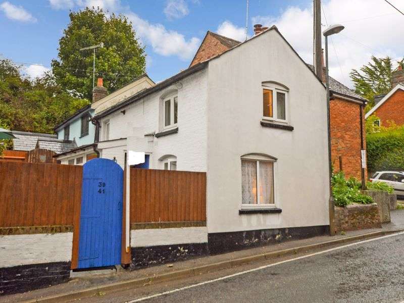 2 Bedroom Property For Sale In Lode Hill, Downton (near The New Forest