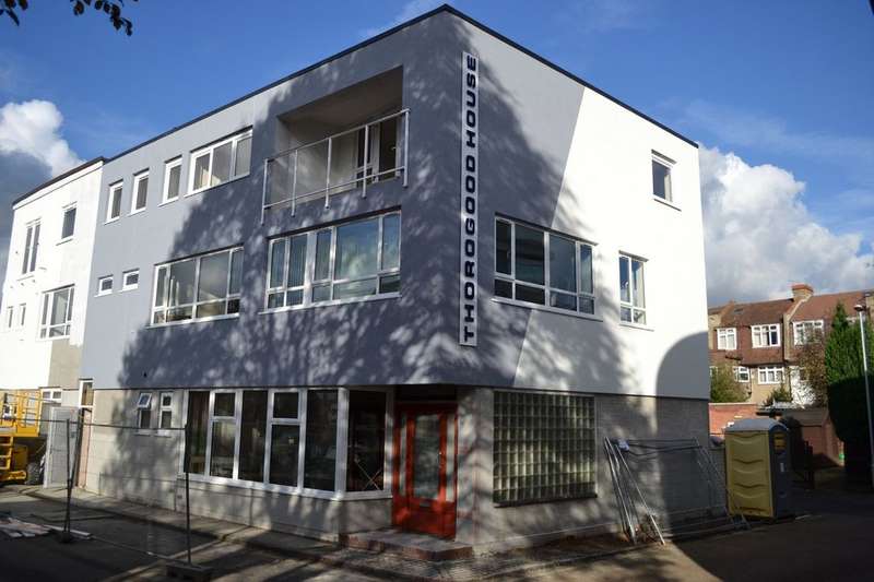 2 Bedroom Flat To Rent In Tolworth, KT6