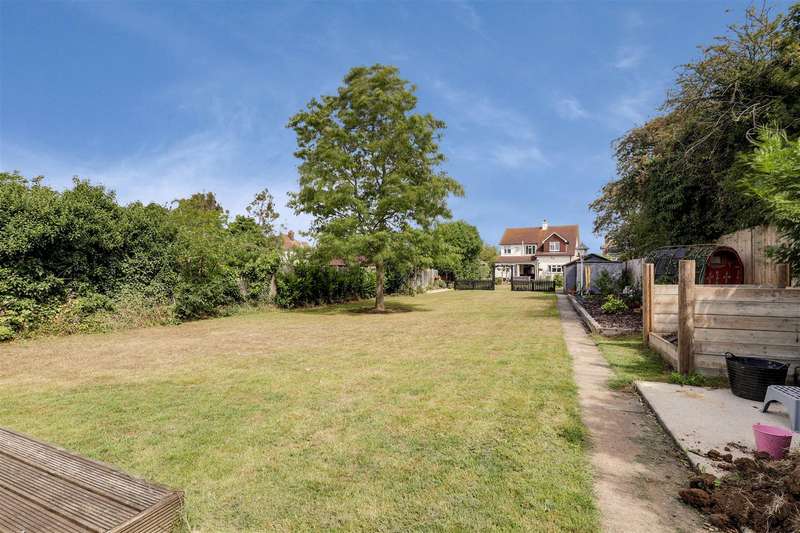 4 Bedroom House For Sale In Grovehurst Road, Kemsley, Sittingbourne, ME10