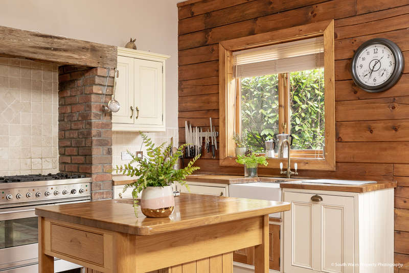 3 Bedroom Detached House For Sale In 21 Oakmead Road, Meiros Valley