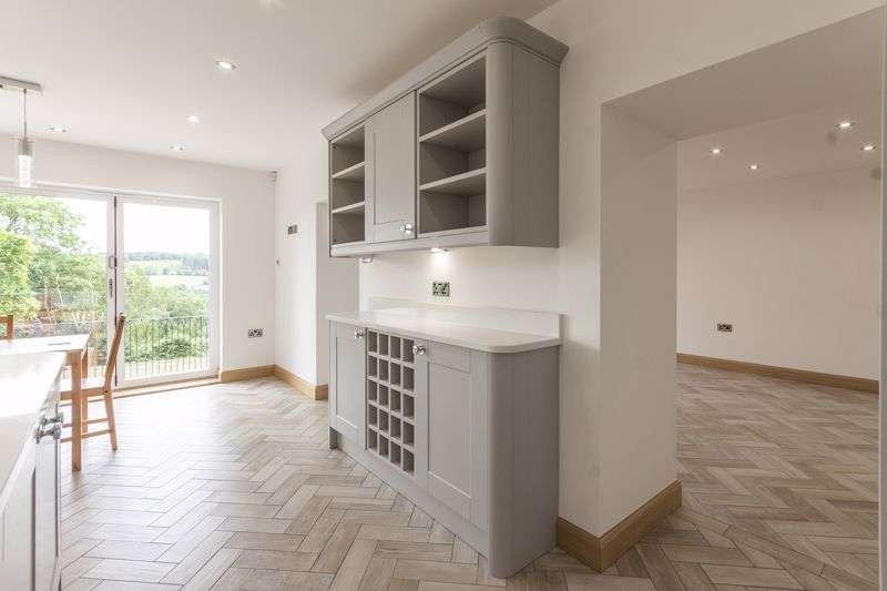 4 Bedroom Property For Sale In Pontymason Lane, Rogerstone, Newport, NP10