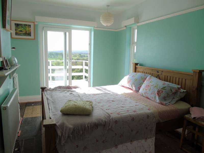 4 Bedroom Detached House For Sale In The Roman Way, Glastonbury, BA6