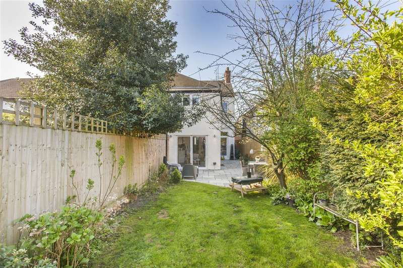 4 Bedroom House For Sale In Daws Lane, Mill Hill, NW7