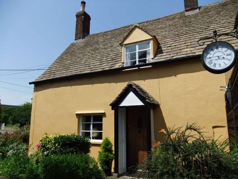 2 Bedroom Property For Sale In Watts Lane, Hullavington, Chippenham, SN14