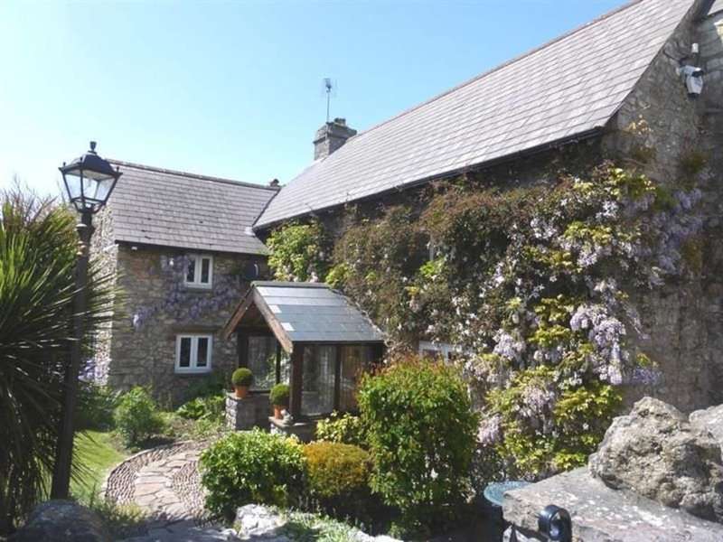 4 Bedroom Detached House For Sale In Old West Farmhouse, West Road