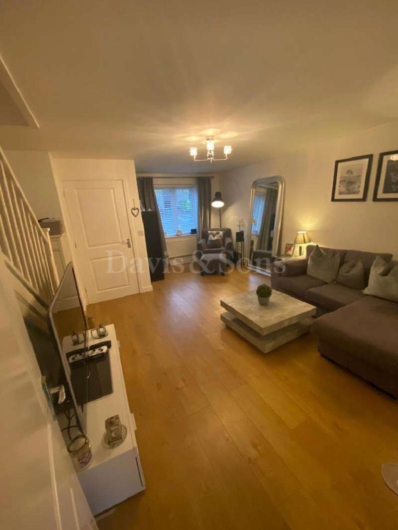 3 Bedroom SemiDetached House To Rent In Grayson Way, Llantarnam