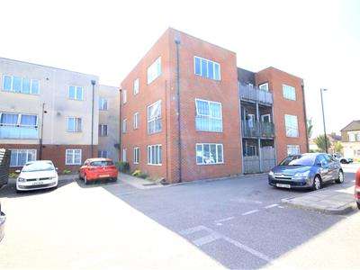 2 Bedroom Flat To Rent In Archibald Close, Enfield, Hertfordshire, EN3