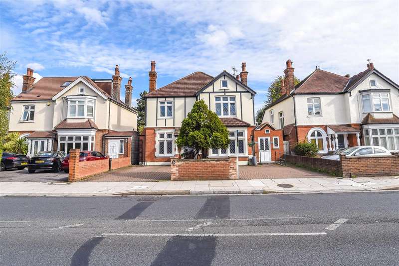 4 Bedroom Detached House For Sale In London Road, Twickenham, TW1