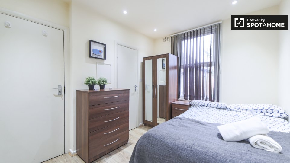 Studio To Rent In Ash Grove, NW2