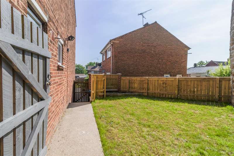 3 Bedroom Semi Detached House To Rent In 5 Roman Garth, Malton, YO17