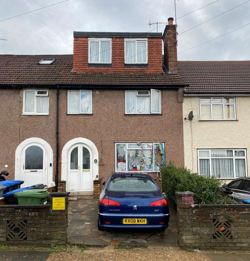 6 Bedroom Terraced House For Sale In Heather Road, London, NW2