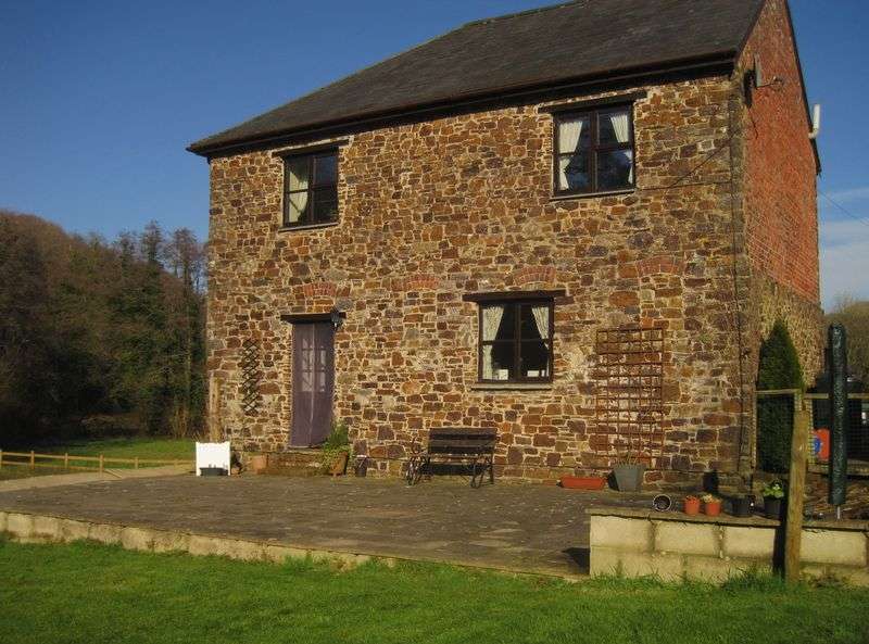 2 Bedroom Home For Sale In Whitstone, Holsworthy, EX22