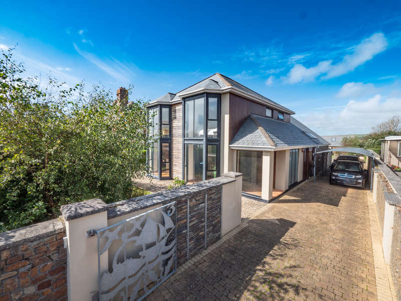 4 Bedroom Detached House For Sale In Ocean View Road, Bude, EX23