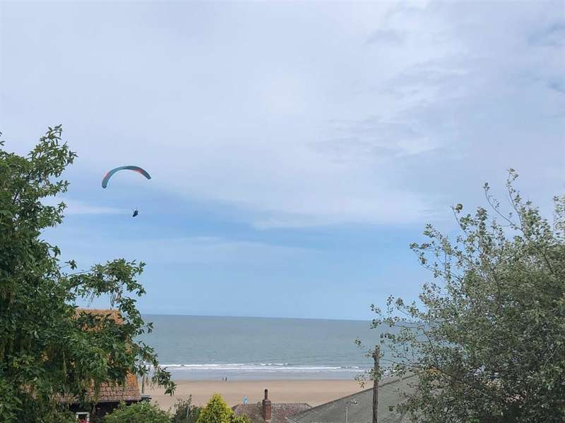 4 Bedroom Bungalow For Sale In Flat Cliffs, Primrose Valley, Filey, YO14