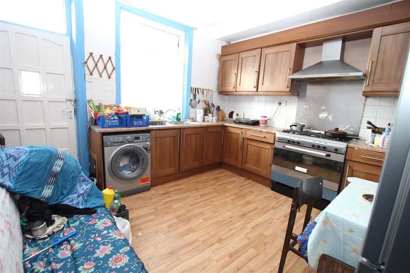 4 Bedroom Terraced House For Sale In Barlow Street, Barkerend, Bradford