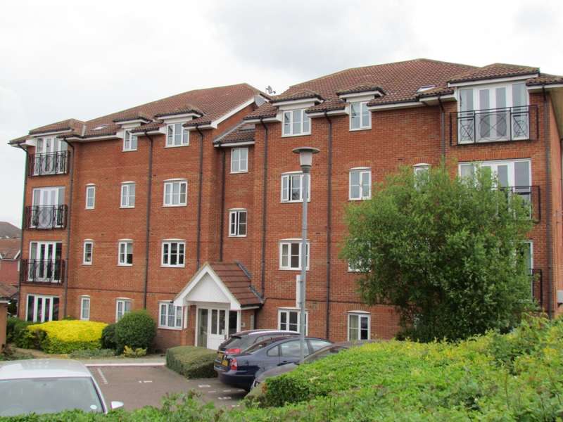 2 Bedroom Flat For Sale In Winnipeg Way, Broxbourne, EN10