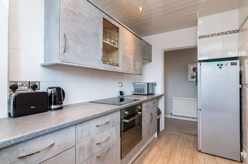 2 Bedroom Flat For Sale In Neilsland Oval, Old Pollok, Glasgow, G53