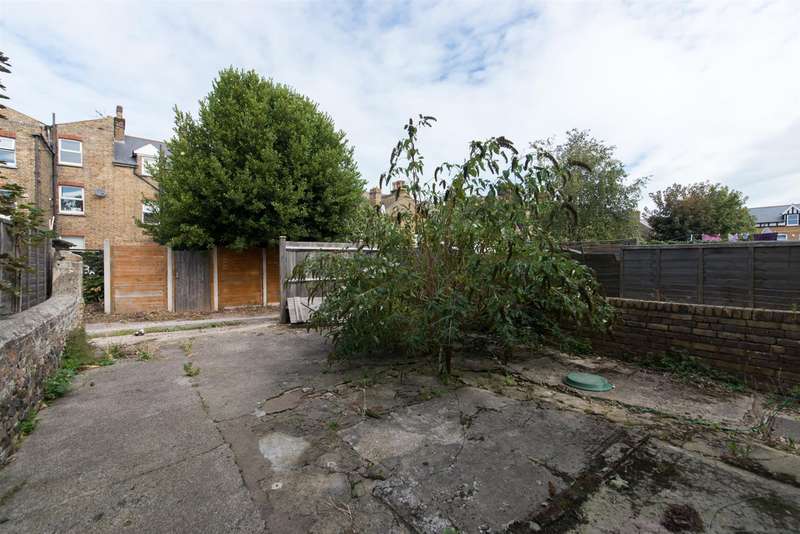 3 Bedroom End Of Terrace House For Sale In Harold Avenue, Westgateon