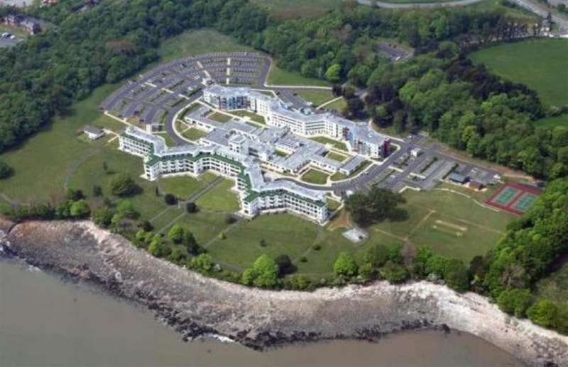 2 Bedroom Apartment Flat For Sale In Hayes Road, Sully, Penarth, CF64